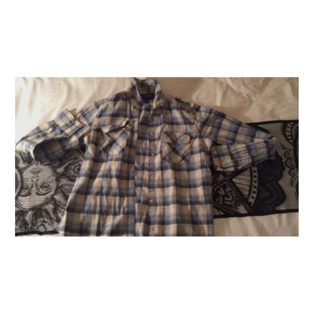 🌐 Long sleeve button up 🌐